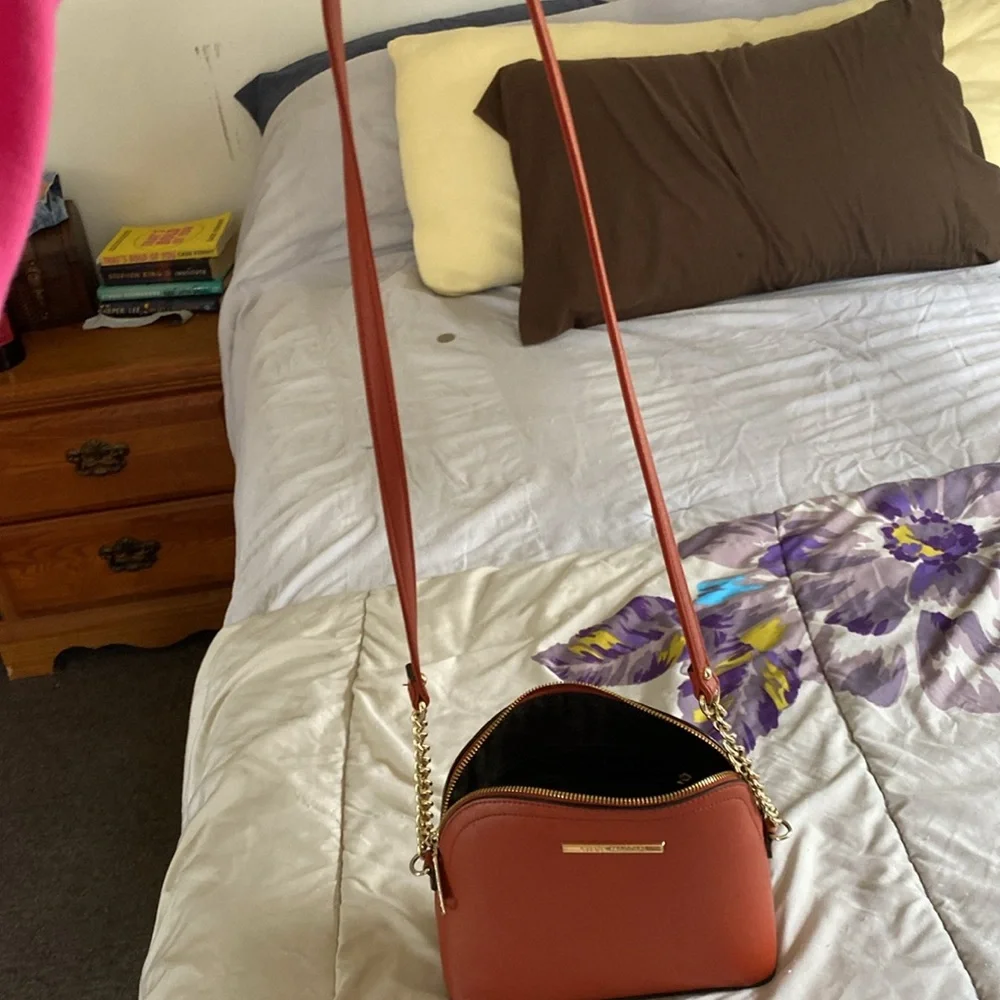 Steven madden burnt orange purse. - Picture 3 of 4